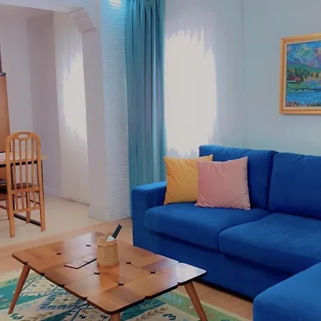 Chestnut Yard * Τίρανα